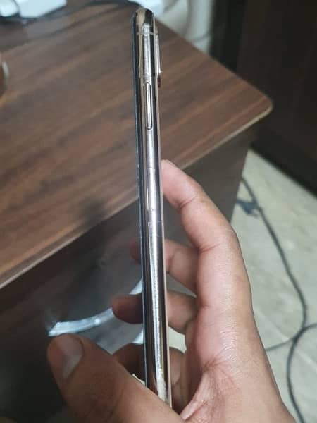 Iphone xs max[PTA approved] urgent sale 3