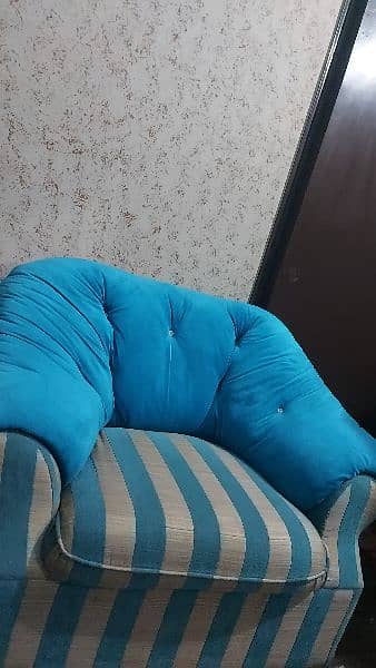 5 seater sofa for sell 1