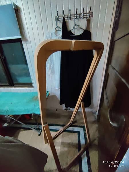 standing mirror just fram without mirror not used 2