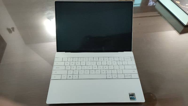 Dell XPS 13 PLUS - i7 13th gen 16GB 512GB  3.5K OLED Touch Display 2