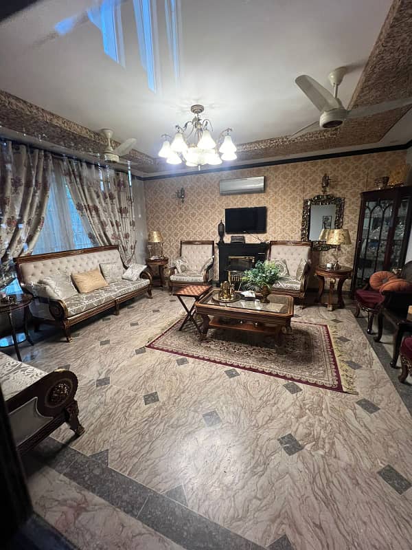 35 Marla Ideal Location Luxury House For Sale in Sector A1 Township Lahore 0