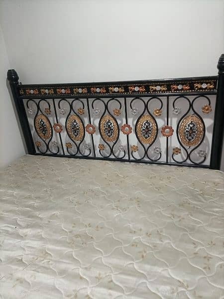 iron dubble bed for sale without mattress 1