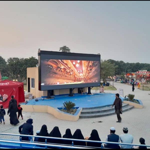 SMD LED SCREEN / POLE STREAMERS / INDOOR OUTDOOR SMD / USED SMD 14