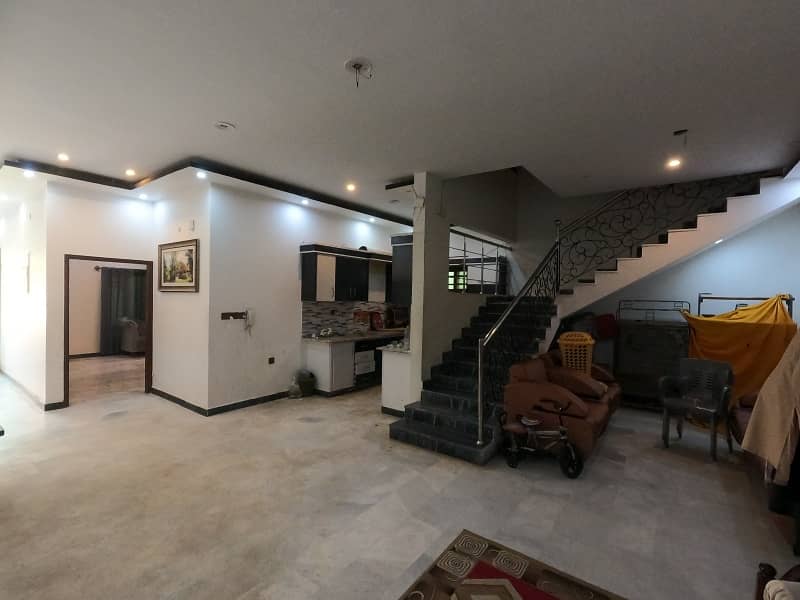 House For Sale 422 Sq Yrd Nazimabad No 4 28