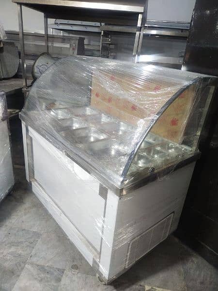 we have Ban marry/salad bar/cake chiller machine available/oven/fryer 4