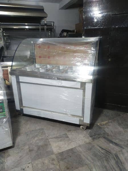 we have Ban marry/salad bar/cake chiller machine available/oven/fryer 5