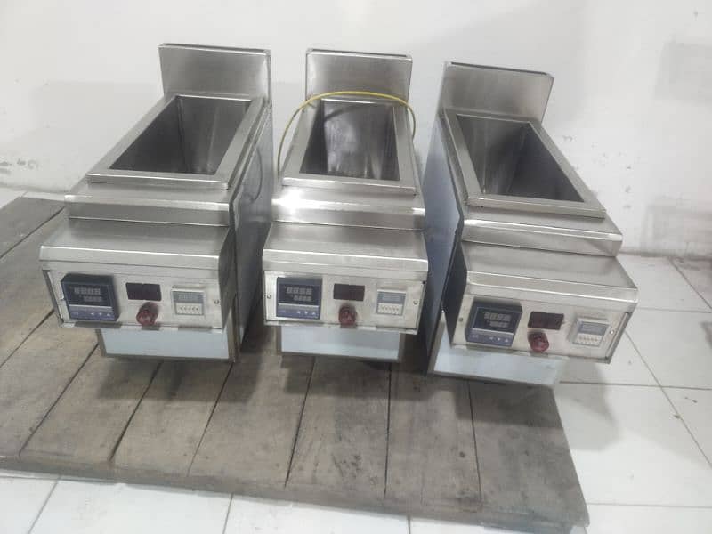 we have Ban marry/salad bar/cake chiller machine available/oven/fryer 14
