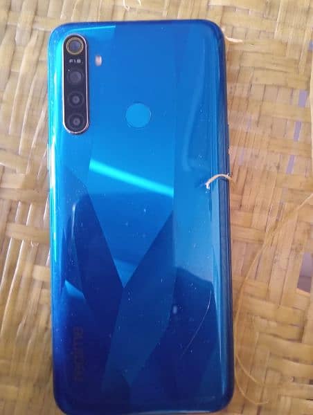 realme 5 4/64 used phone battery 9/10 0