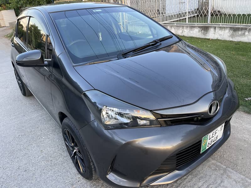 Vitz 2014 total genuine and first owner 3