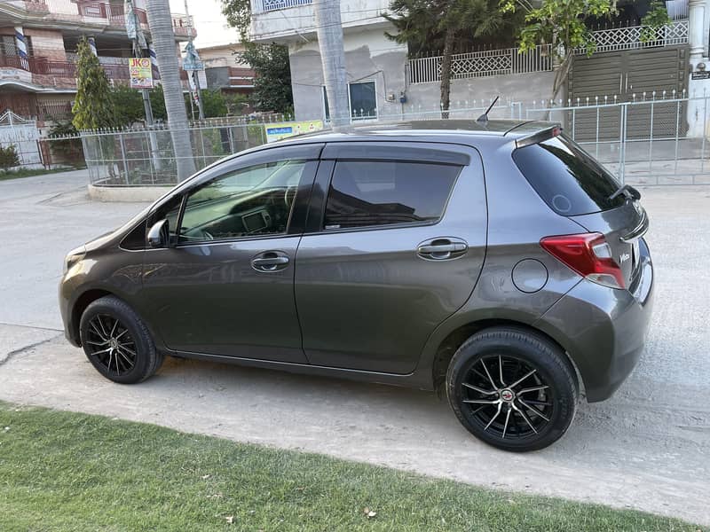 Vitz 2014 total genuine and first owner 8