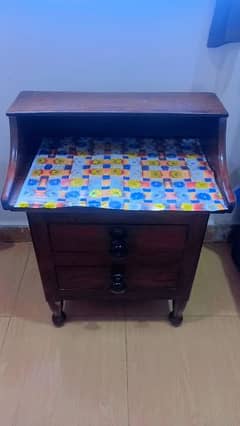 2 side tables with good condition