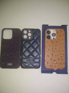 selling iPhone 14 covers.