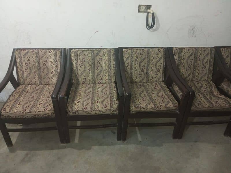 comfortable chairs 5 pcs in good condition 0