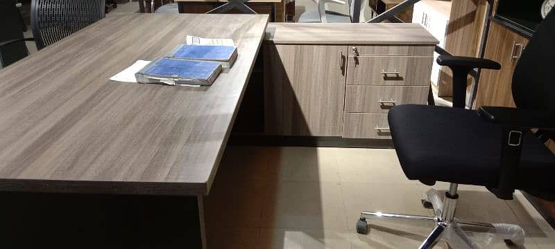 Executive table/manager desk/office table 10