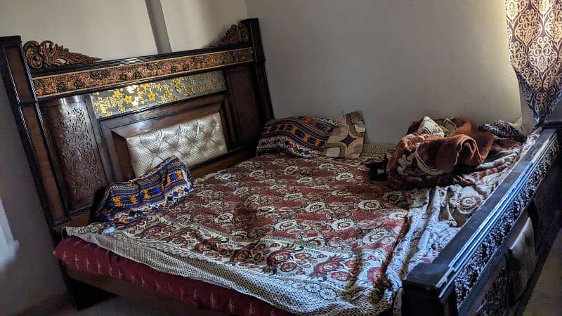 bedset with dressing table and three door almari 0