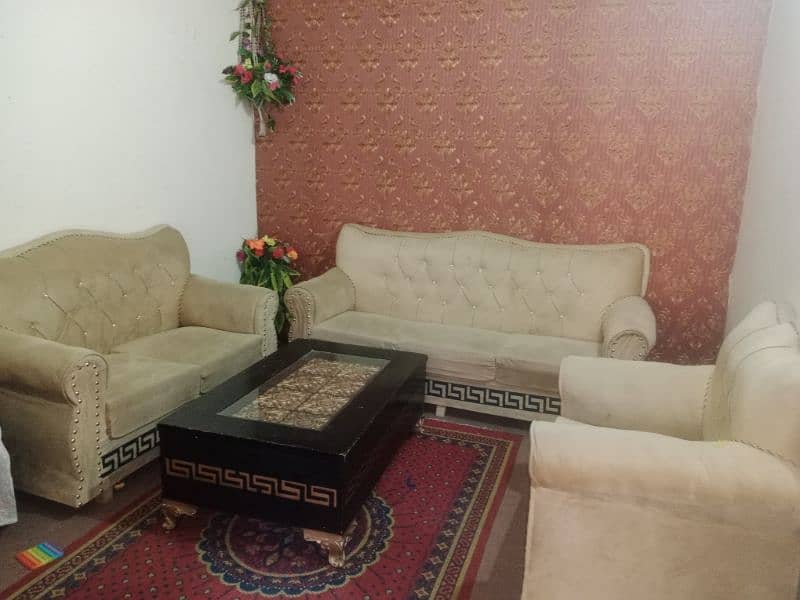 6 Seater Sofa Set with centre table urgent sale 3