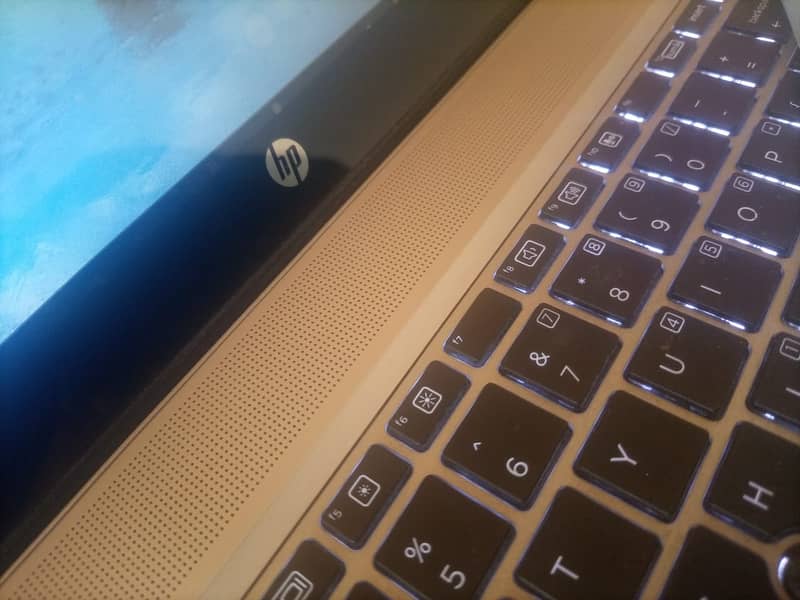 HP EliteBook 840 G4 Core i5 7th Gen, 16GB, 256GB SSD, 14″ HD LED 1