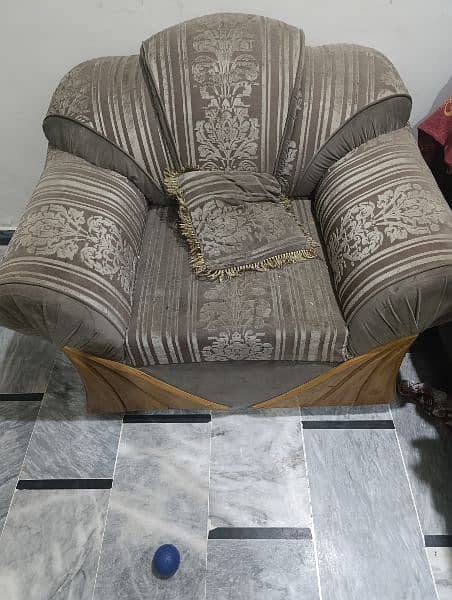 Sofa set and Dewan in good condition 2