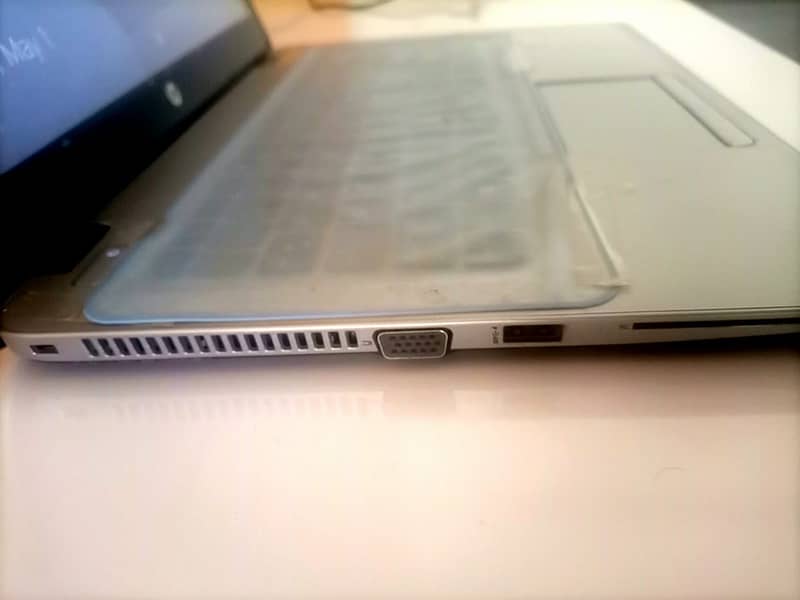 HP EliteBook 840 G4 Core i5 7th Gen, 16GB, 256GB SSD, 14″ HD LED 4