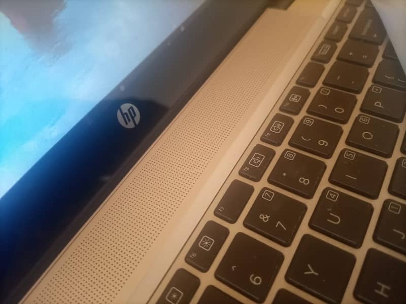HP EliteBook 840 G4 Core i5 7th Gen, 16GB, 256GB SSD, 14″ HD LED 8