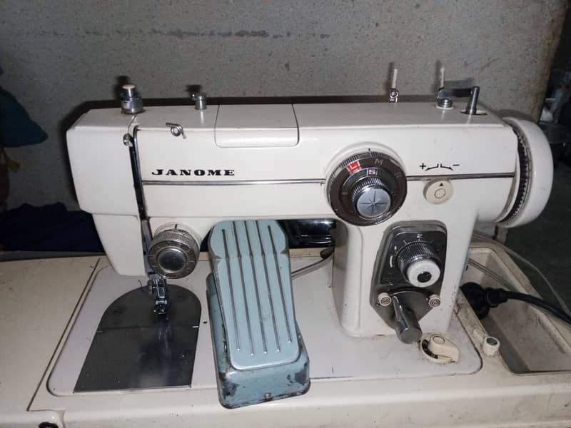 JANAM Japanese sewing maschines 0