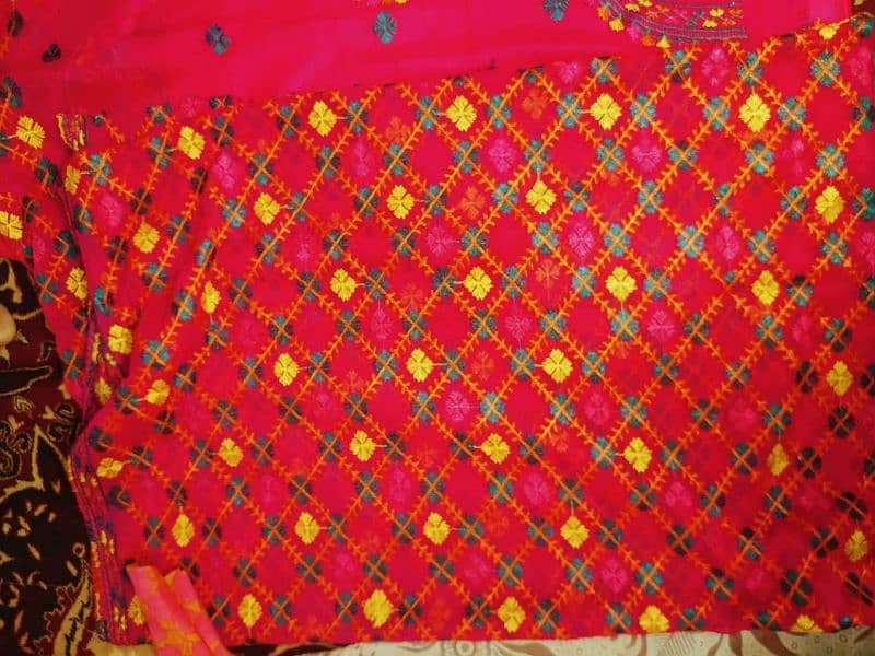 Very beautiful pink shafoon. Beautiful embroided. 4