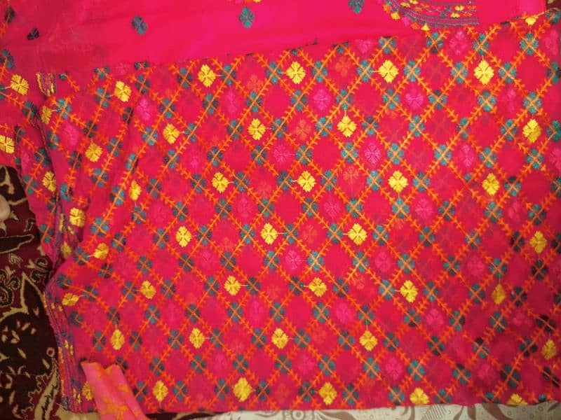 Very beautiful pink shafoon. Beautiful embroided. 6