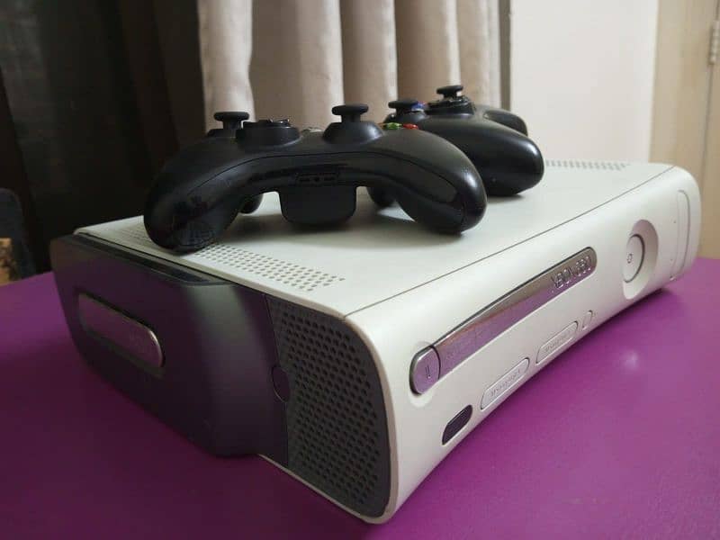 Xbox 360 500 gb version for sale almost brand new urgent sale 3