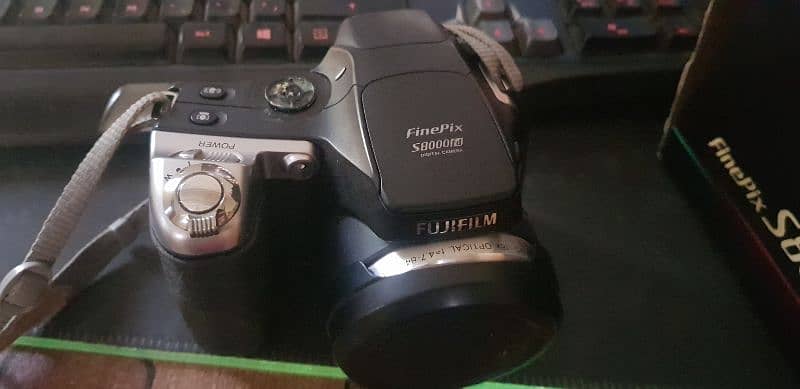 Fujifilm Finepix S8000fd 5