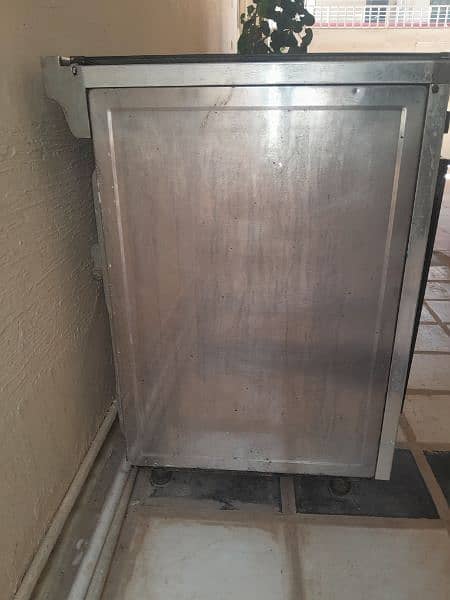 Technogas oven, single ownerhome used. price can be negotiated 5