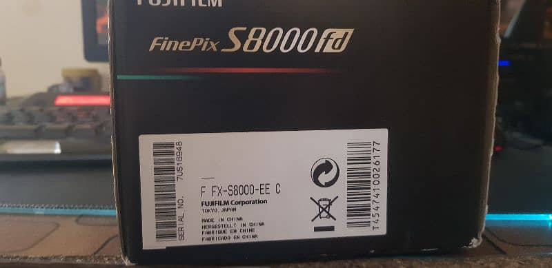 Fujifilm Finepix S8000fd 12