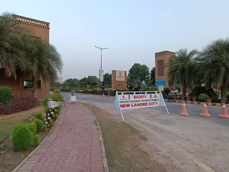 5-Marla On Ground Possession Plot Carpet Road Available For Sale In New Lahore City 9