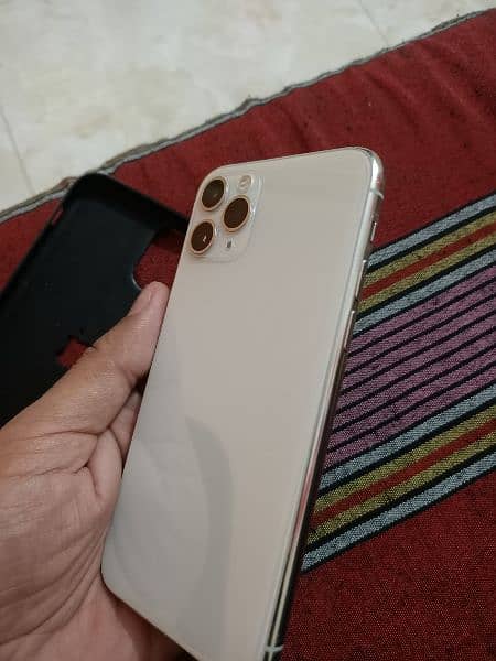 Iphone 11 pro white 256gb 85% BH water pack 10/10 2