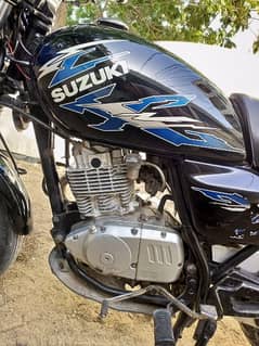 Suzuki GS 150 SE 2020 Black Alloy Wheels. Just like Brand New Bike