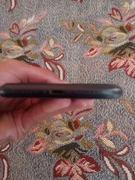 I PHONE XR 64 GB JV with Charger protector + Cover 5