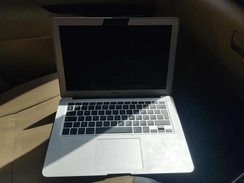 MacBook Air (13-inch, Mid 2011) 0