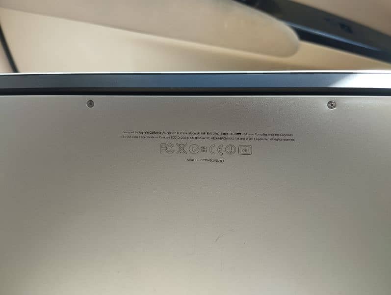 MacBook Air (13-inch, Mid 2011) 3