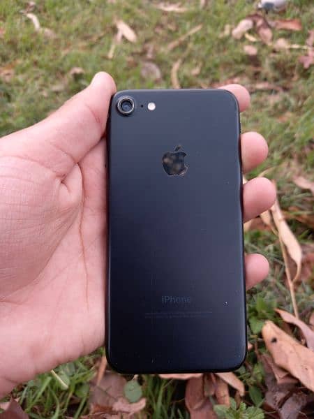 IPHONE 7 WITH BOX & PTA APPROVED 4