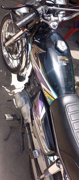 Honda 125 argent sell cell number 03193475531 0