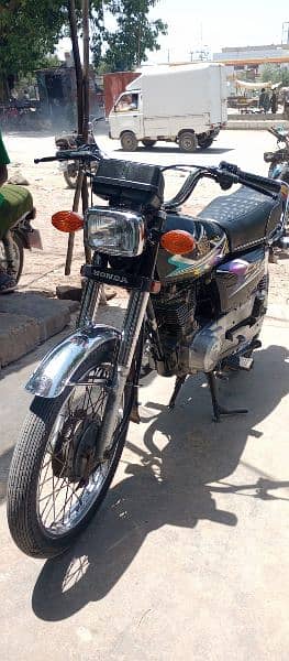Honda 125 argent sell cell number 03193475531 2