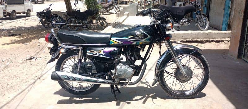 Honda 125 argent sell cell number 03193475531 5