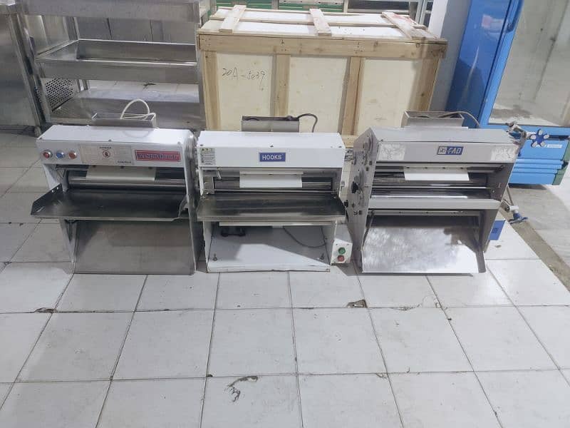 we have Al Fryer New or used  Available/pizza oven/working table/fryer 12