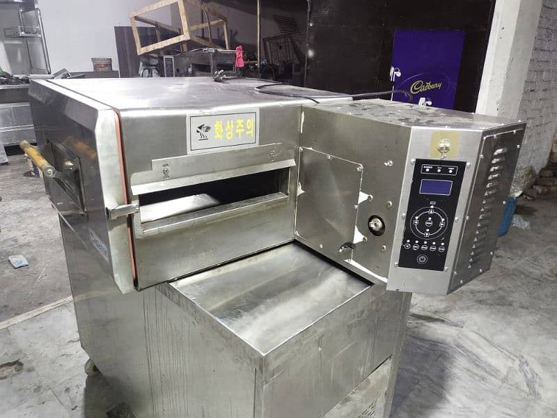 we have Al Fryer New or used  Available/pizza oven/working table/fryer 14