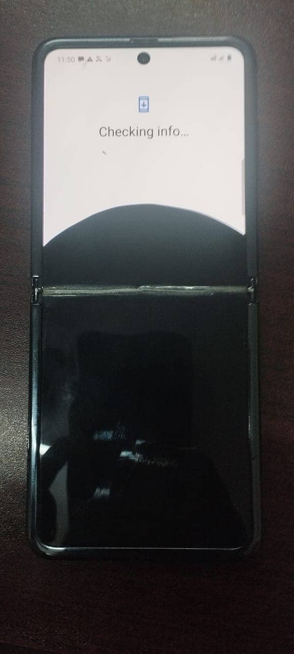 SAMSUNG Z-FLIP (SCREEN DAMAGE) 4