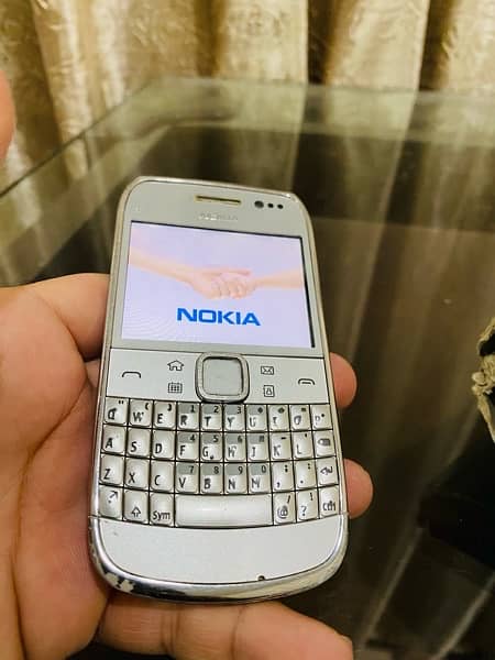 Nokia E6 0