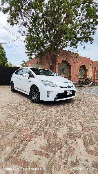 Toyota Prius 2009 model 2012 import and 2013 rigester 3