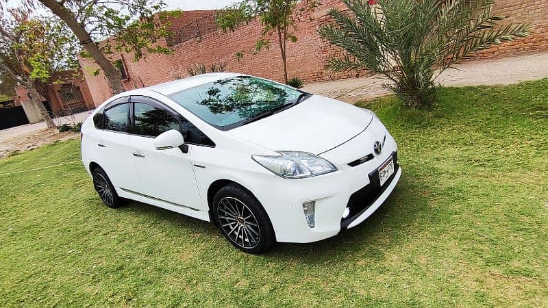 Toyota Prius 2009 model 2012 import and 2013 rigester 13