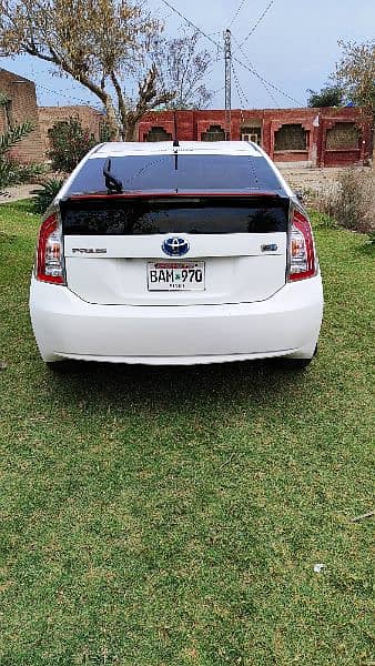 Toyota Prius 2009 model 2012 import and 2013 rigester 17