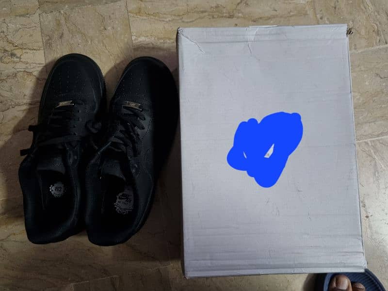 Black Famous Sneakers Condition 10/10 4