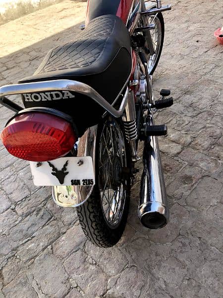 Honda 125 2015 modal 3